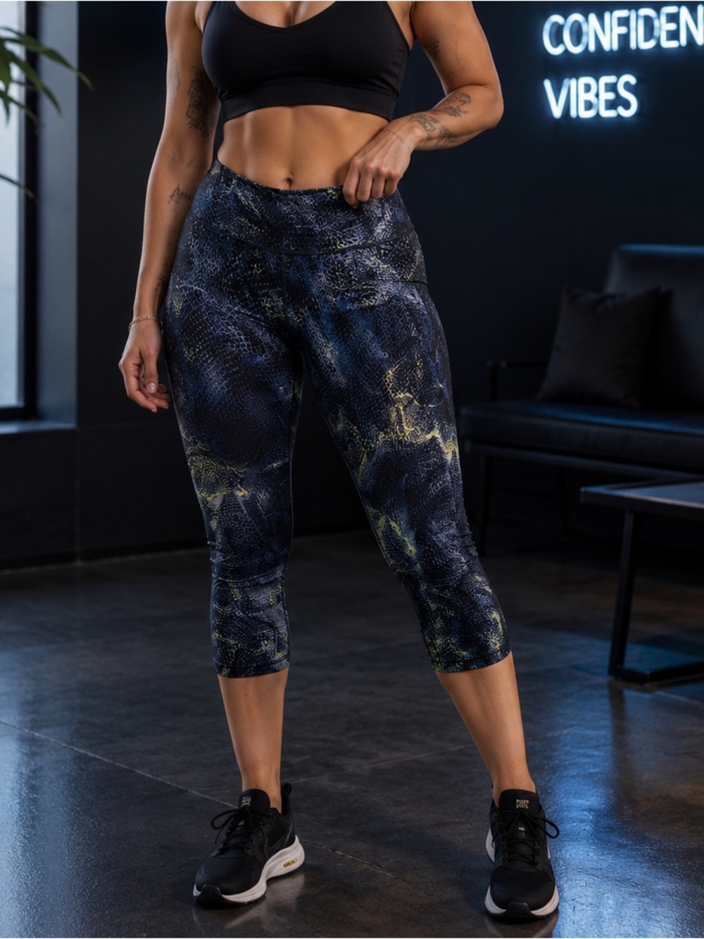 JoyLab- Black & Neon Green Mid Length Active Leggings Size XL